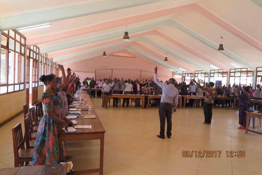 AngelaHennelly's tweet photo. Great CC3 workshop in Kigoma, developing school leaders with PS Education TZ #BritishcouncilTZ @UKinTanzania https://t.co/JuHJNWeYck