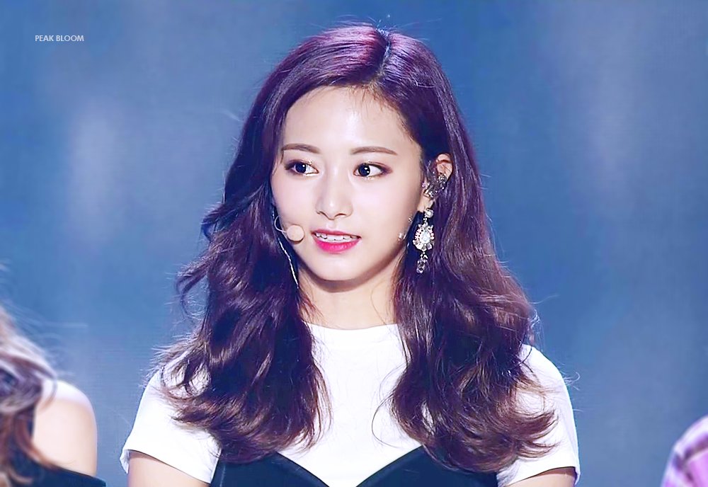 peakbloom_tw's tweet photo. 170920 소리바다 어워즈 트와이스 쯔위  #TWICE #트와이스 #TZUYU
#쯔위 

https://t.co/asFRNERHPL https://t.co/4mKRyDSvPz