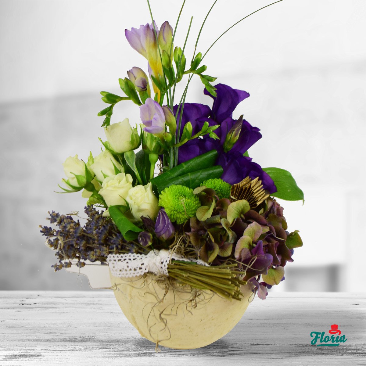 FloriaRo's tweet photo. The scent of lavender, freesia and minirosa. Good morning! ♥️ #flowerart #Latemornings #onlineflowers --> https://t.co/CphtijTsHu https://t.co/THHMsTHaLg