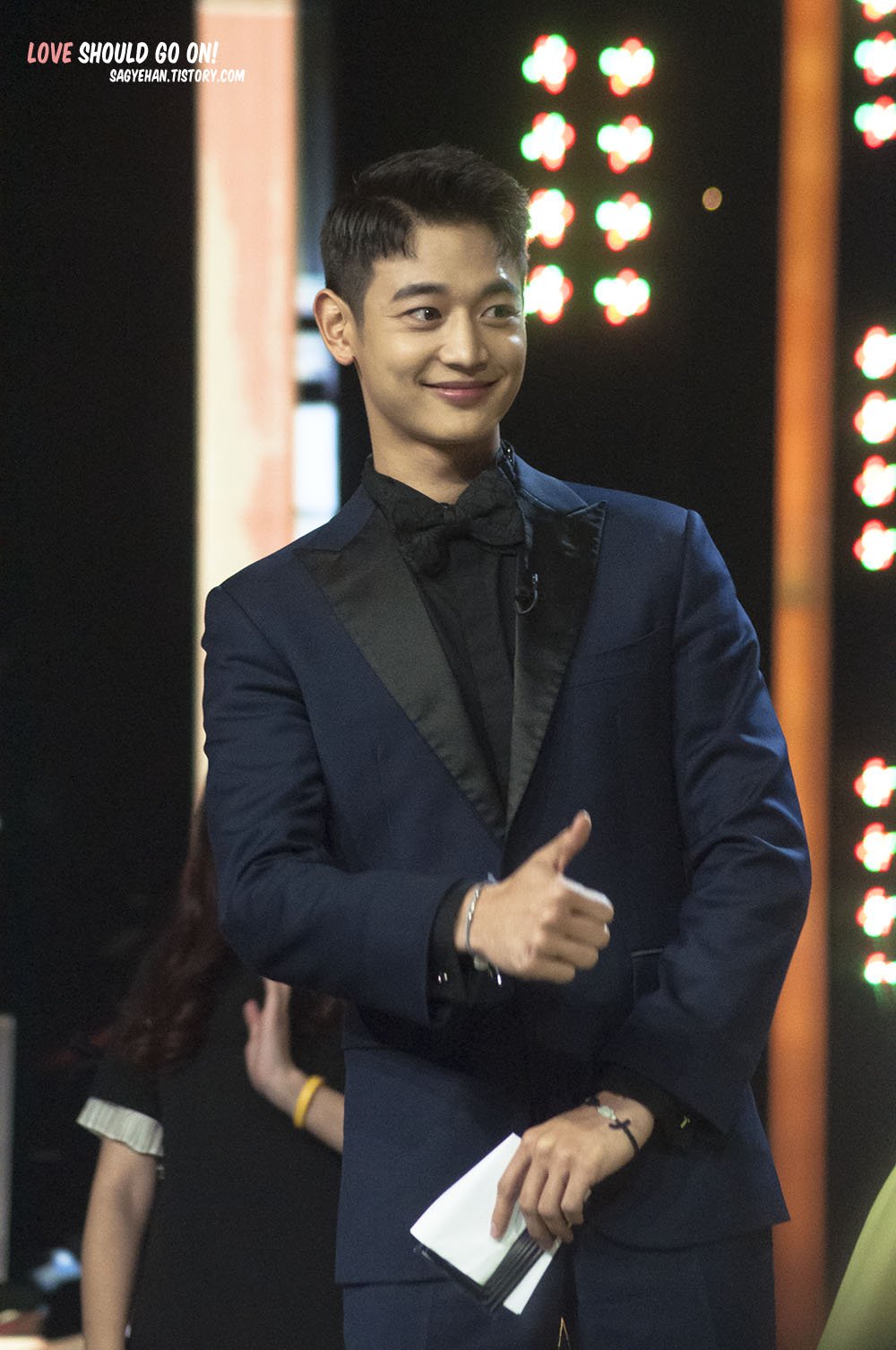 DKOLa3AU8AAddWF.jpg:large