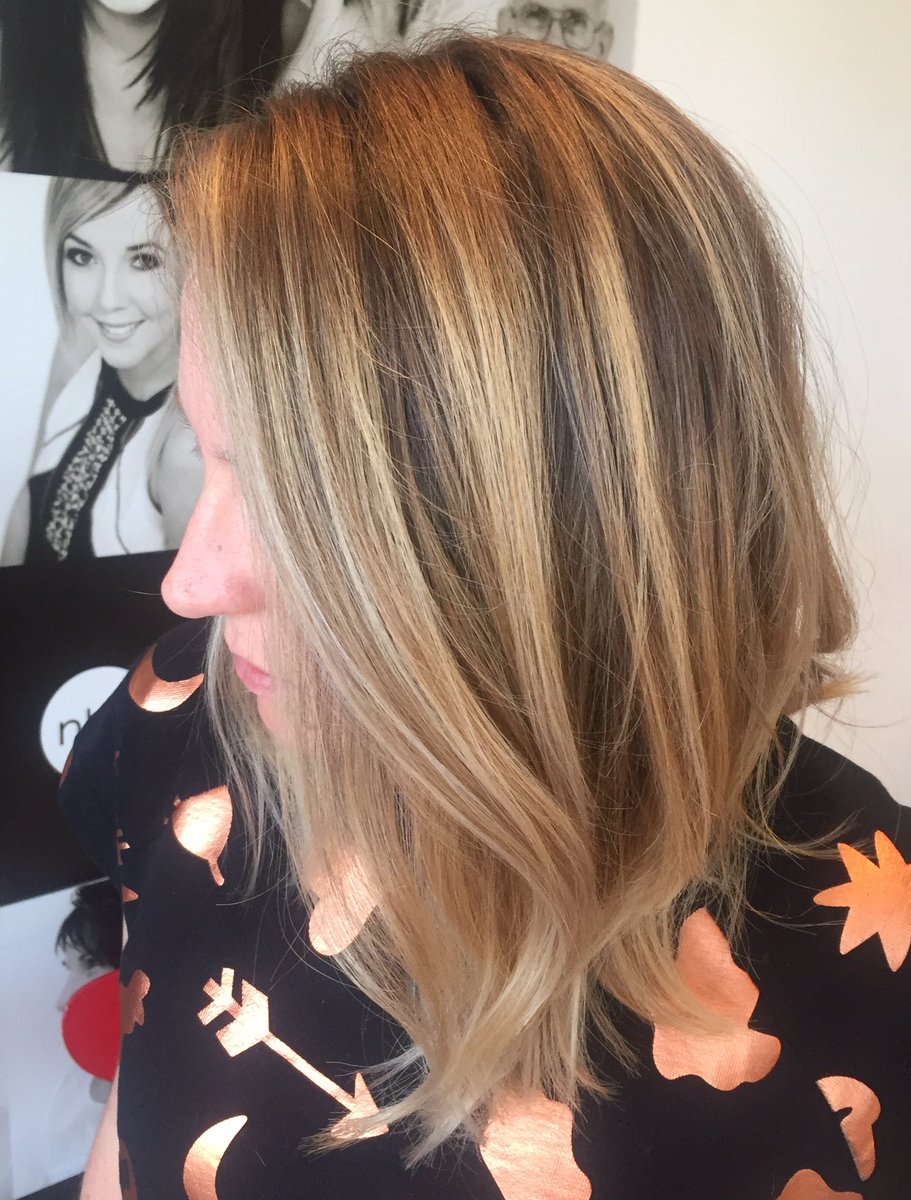 All_ForMary's tweet photo. Fresh #balayage and awesome chats with this beauty β€οΈ #creatingMel β€οΈ #haircolour #hairdresser #Brisbanehair https://t.co/f6biZJmu6b