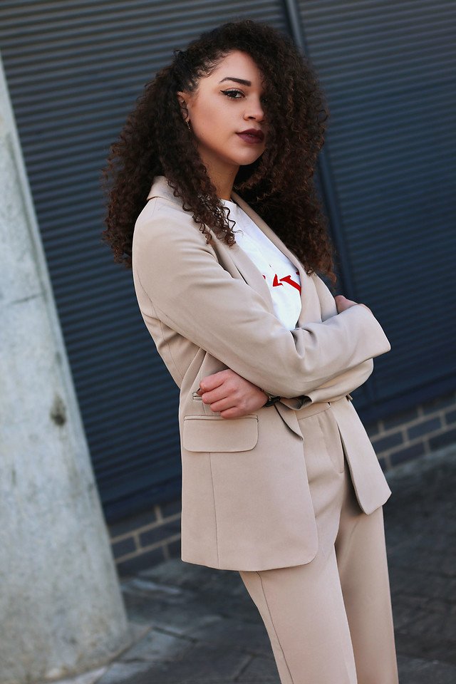 Ourmall_app's tweet photo. Dress like a boss. Not bossy
https://t.co/866G6lh9Fq
#ourmall_app #fashion #beauty #bossy #dressup #suit #boss #model https://t.co/nFJkAFuWNJ