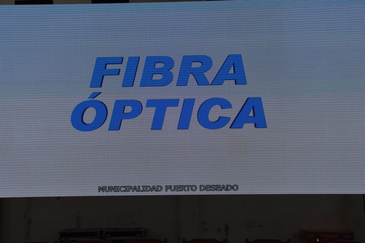 kakygustavo's tweet photo. Quedó formalmente inaugurada la fibra óptica en Pto Deseado. Un objetivo mas que cumplimos!! https://t.co/lbxdFbE1nM