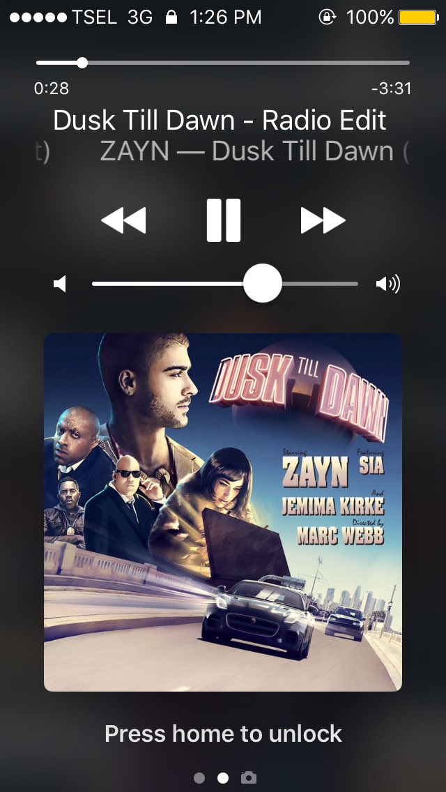 muhfadli342's tweet photo. Never stop to playing this one 🎧 @zaynmalik ft @Sia in every free time, really satisfied when boredom got me 🙌🏻 https://t.co/6vf8CcJc2R