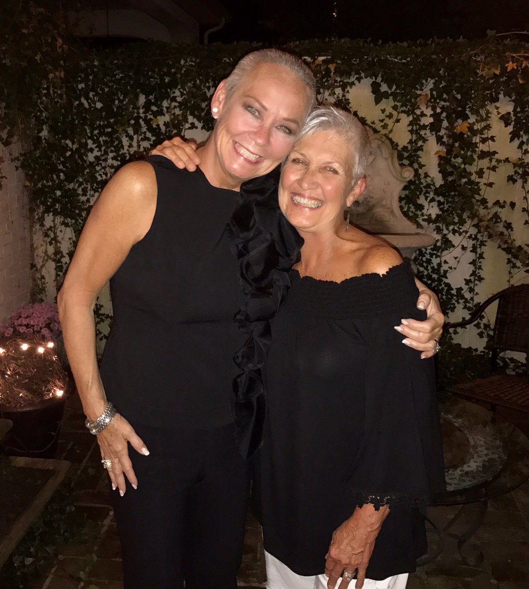 CandidCandace's tweet image. #Palsforever, #cheerleaderstogether And I think we can still shake our pom poms! #NoClassReunion, #DupoTigers