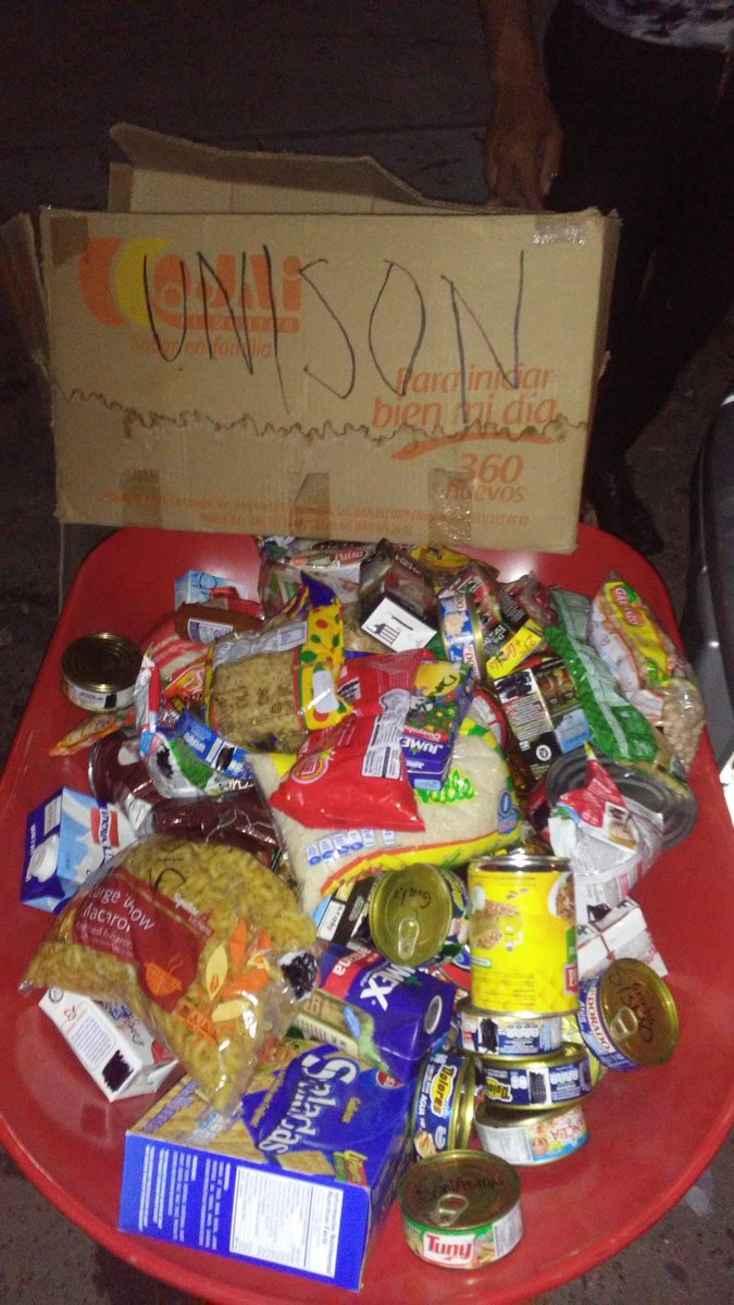 SelenUnison's tweet photo. Gracias a todos por sus donativos! Primer cargamento enviado #Oaxaca seguiremos recolectando hasta el Domingo #SomosMexico #SoyUnison https://t.co/7W6RwZOlFs