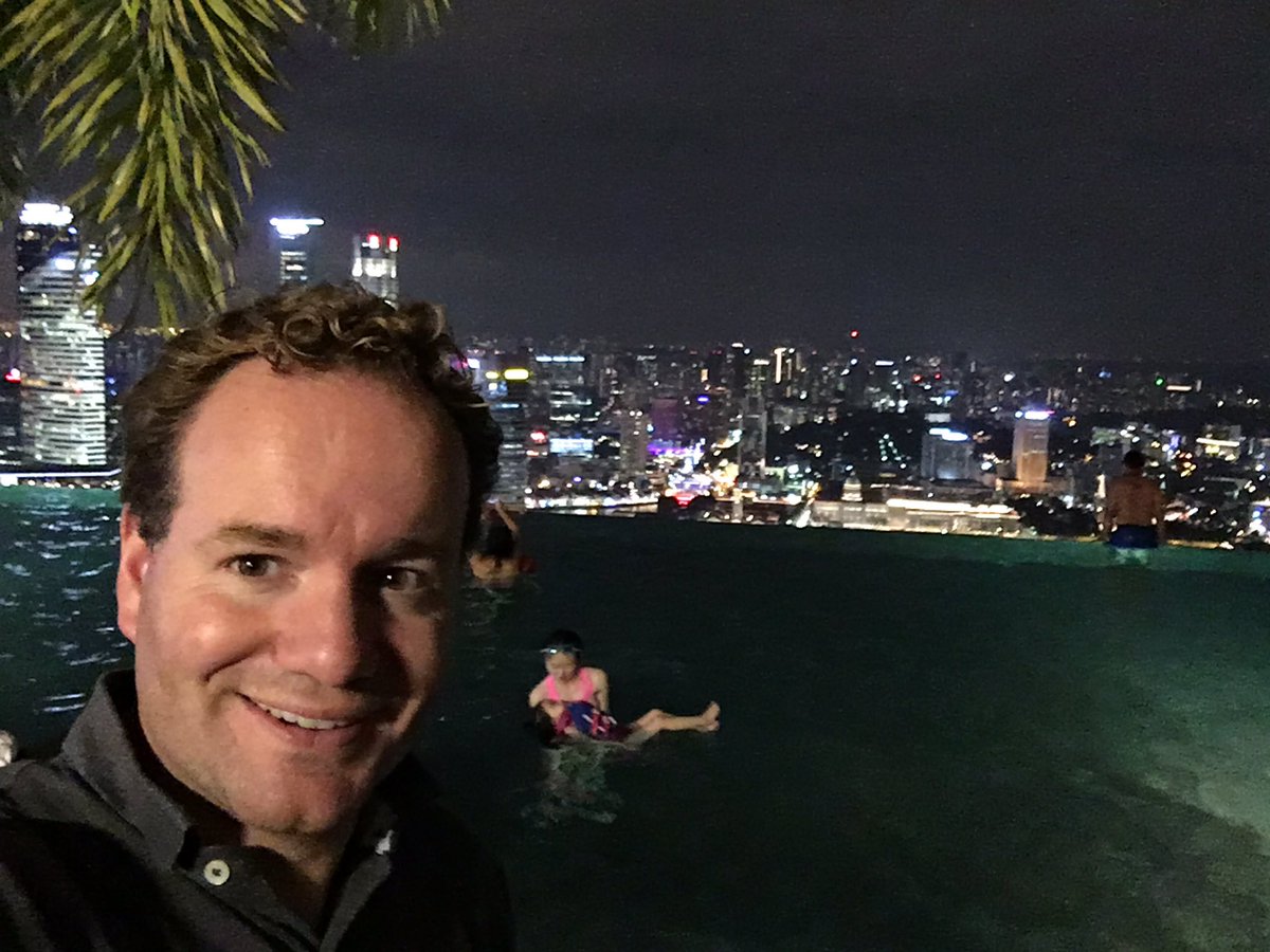 Even terug op <a href="/marinabaysands/">Marina Bay Sands</a>, de mooiste infinity pool ter wereld
