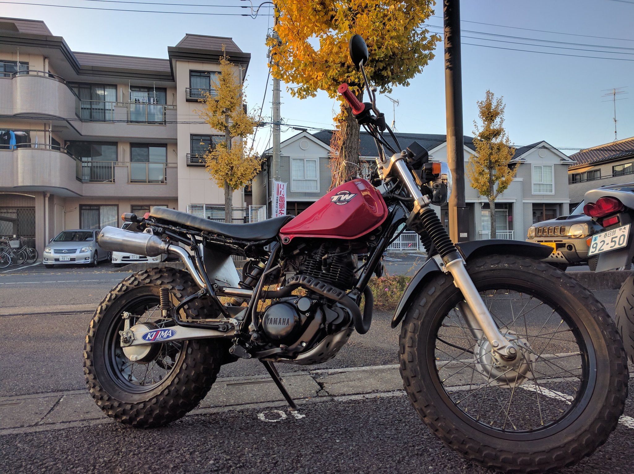住所不定 Miqkey Coffee Stand 購入したいバイクはtwをスカチューンで乗りたい願望なんですが 雨でも乗るつもりでいる場合 やめといたほうがいいのかな 距離があるから 多少のカバーじゃ気休めにしかならないと思うんだけど 天気怪しい