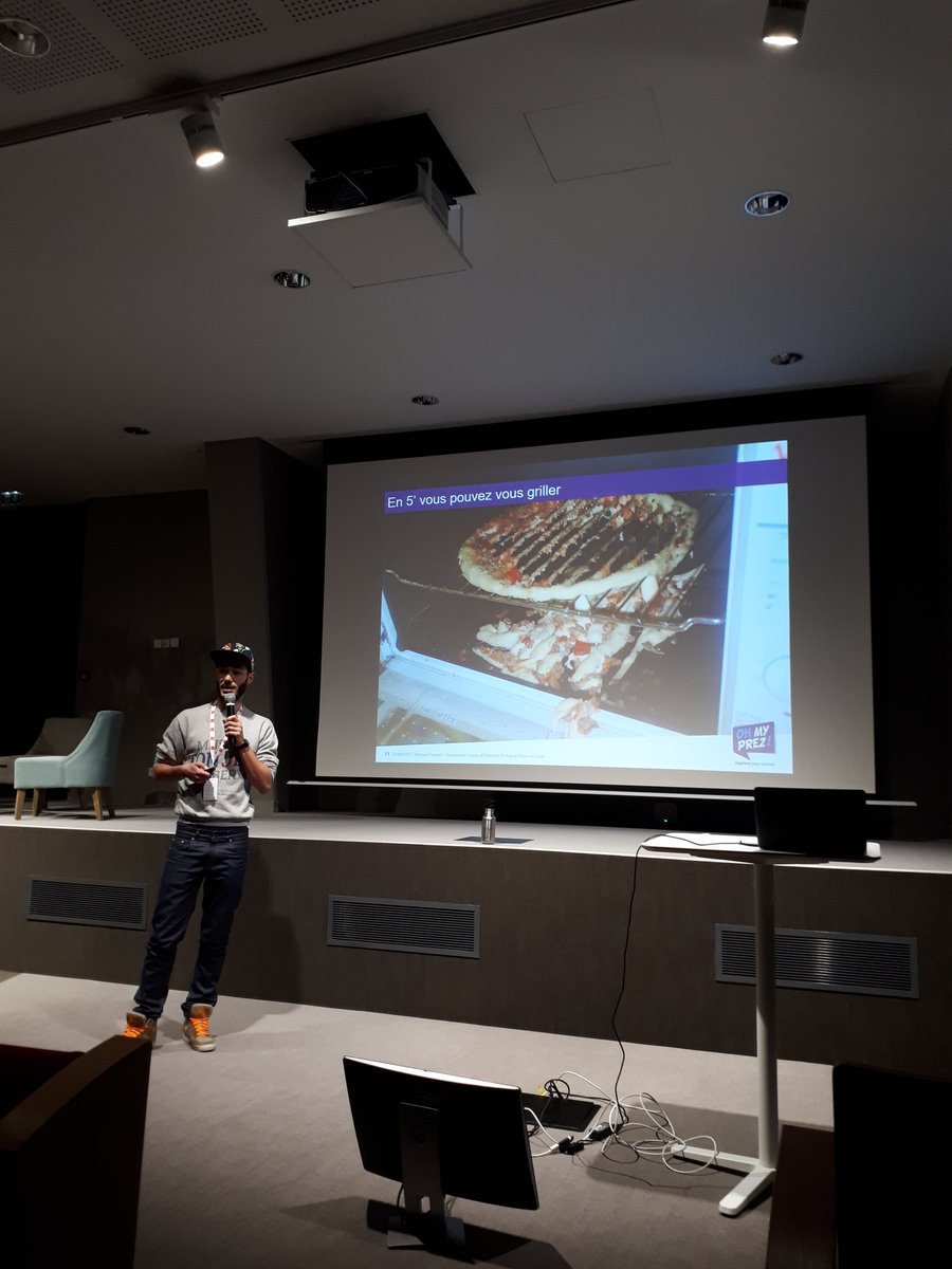 Master class de <a href="/RomainFenouil/">Romain Fenouil</a> de <a href="/OhMyPrez/">OhMyPrez !</a>  sur le pitch lors du #hachathonCBPL <a href="/CaissEpargneBPL/">Caisse d'Epargne Bretagne Pays de Loire</a>