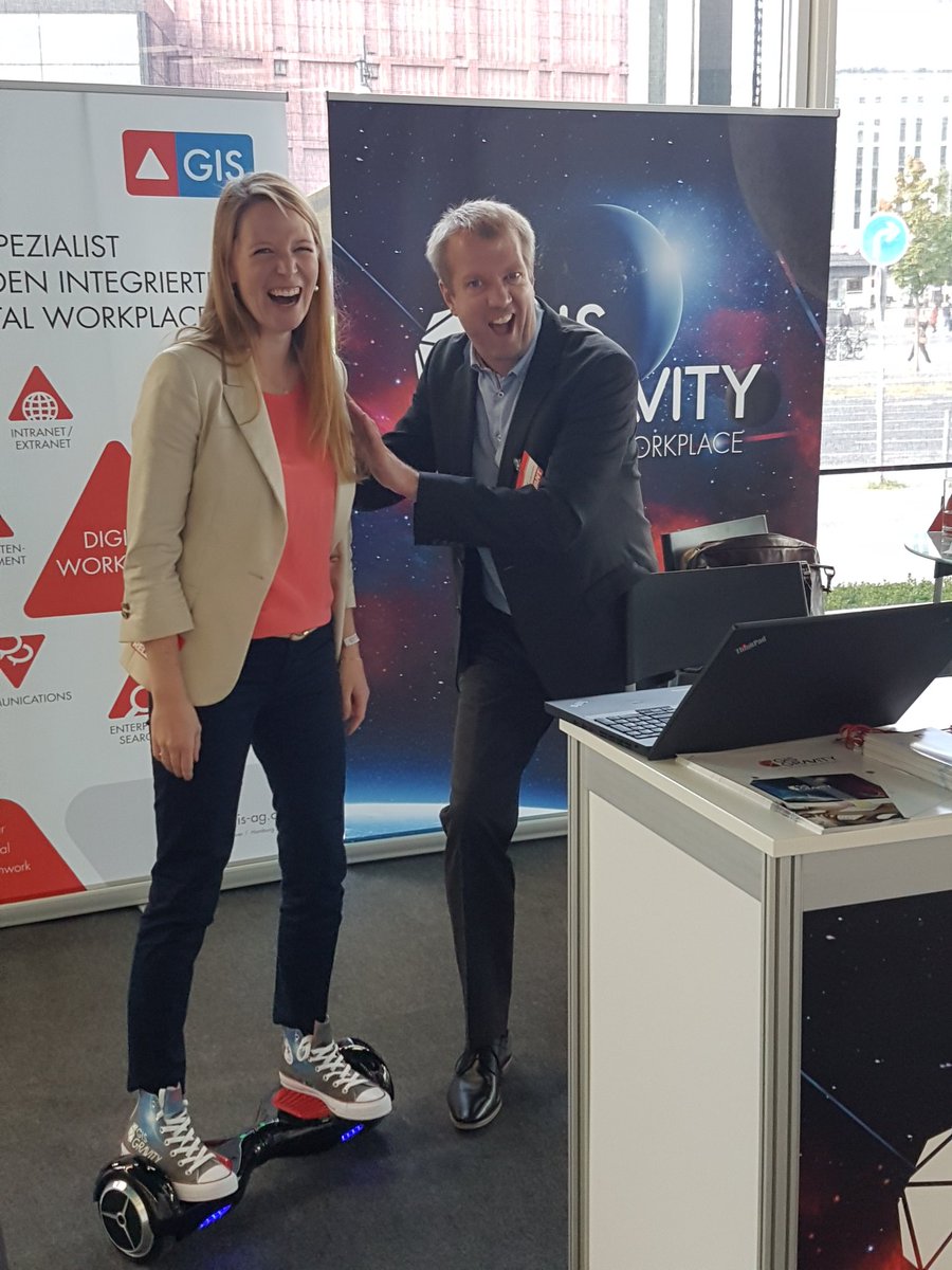 Heute sind wir beim Kommunikationskongress 2017 in Berlin und stellen unsere digitale Transformation vor :-D #kk17 #gisgravity #hoverboard