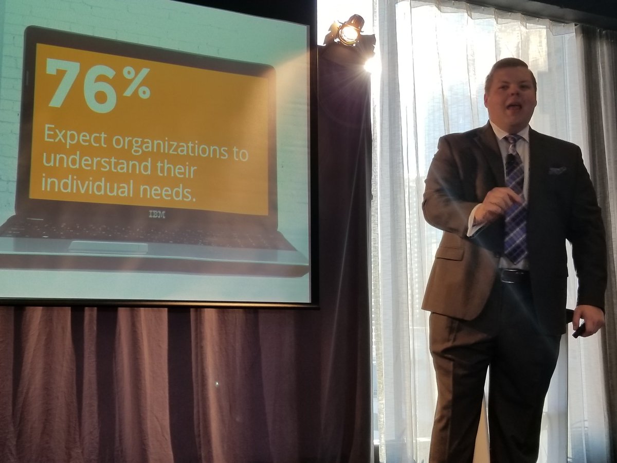 bernicecheung's tweet photo. IBM Futurist Evan Carroll at #KanetixInsights https://t.co/MNZUyP028X