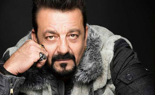 news24tvchannel's tweet photo. संजय दत्त ने शुरू की अपनी इस फिल्म की शूटिंग, देखिए
#sanjaydutt #chitranganasingh #SahebBiwiAurGangster3
https://t.co/CH0IzaFNoe https://t.co/T1w3gh5Wbs