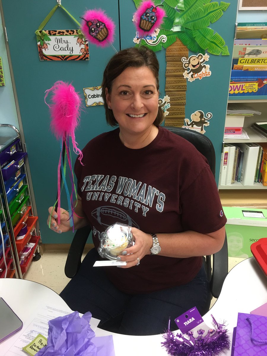 msprinceprek's tweet photo. Look whose having a birthday. Happy birthday Mrs. Longshore🎉#polserproud https://t.co/0qLzvF0DqO
