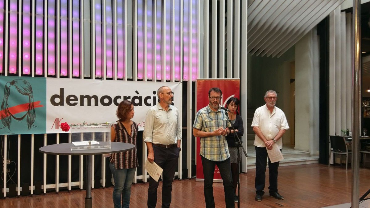 AccioCulturalPV's tweet photo. Acció Cultural denunciarà el Govern espanyol a Europa https://t.co/exgAovdMAe https://t.co/M7tQyRyl06
