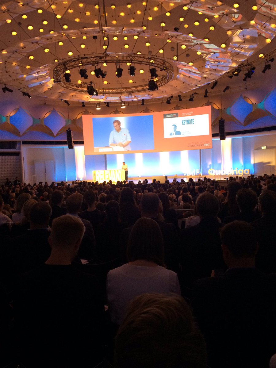 Wenn man einen Fehler gemacht hat, ist die beste Antwort: Entschuldigung., vielen Dank Julian Reichelt für die #KK17 Nachmittags-Keynote.