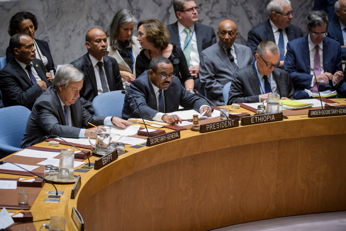 @mfaethiopia @EthioPMOffice <a href="/PMHailemariamD/">PM Hailemariam D.</a> <a href="/UN/">United Nations</a> @Ethiopia_UN <a href="/UNOAU_/">UN Office to the African Union - UNOAU</a> <a href="/jjstruthersuk/">Prof. John Struthers</a> In his remarks to #UNSC, PMHailemariam highlighted #Ethiopia’s contribution to #UNPeacekeeping goo.gl/LJk151 #EthiopiaatheUN #UNGA