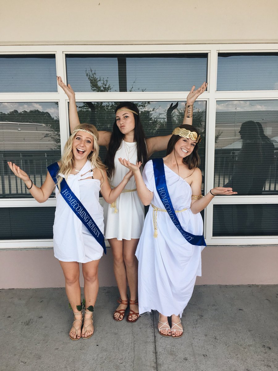 EmTrammell7's tweet image. hoco week has been fun 🔱‼️💛🤘🏻 #junioryr #yahh