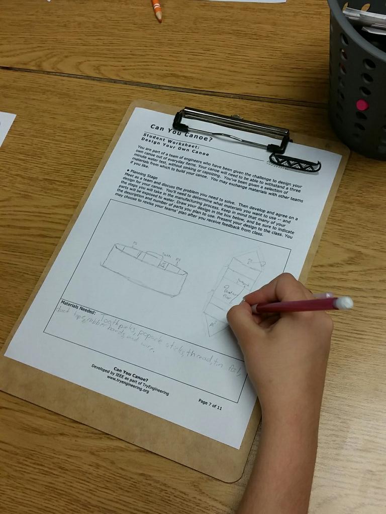 JCOwensGr2's tweet photo. #ENSCBecause 6th gr #ssestrailblazers are engineering canoes in #ssesstem @enssprincipal https://t.co/9imujTImXr
