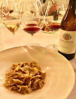 Barbaresco Marcarini PERTINACE and hand made ravioli. Great match!
#barbaresco #pertinace #wine #langhe #Food