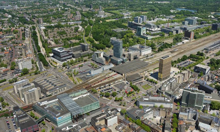 vjprofs's tweet photo. BREAKING: Rijksvastgoedbedrijf huurt 21.000 m2 #herontwikkeling van @OVGRealEstate @RijksvastgoedNL - https://t.co/Il5xqaDoI6 https://t.co/EP8puvXVes