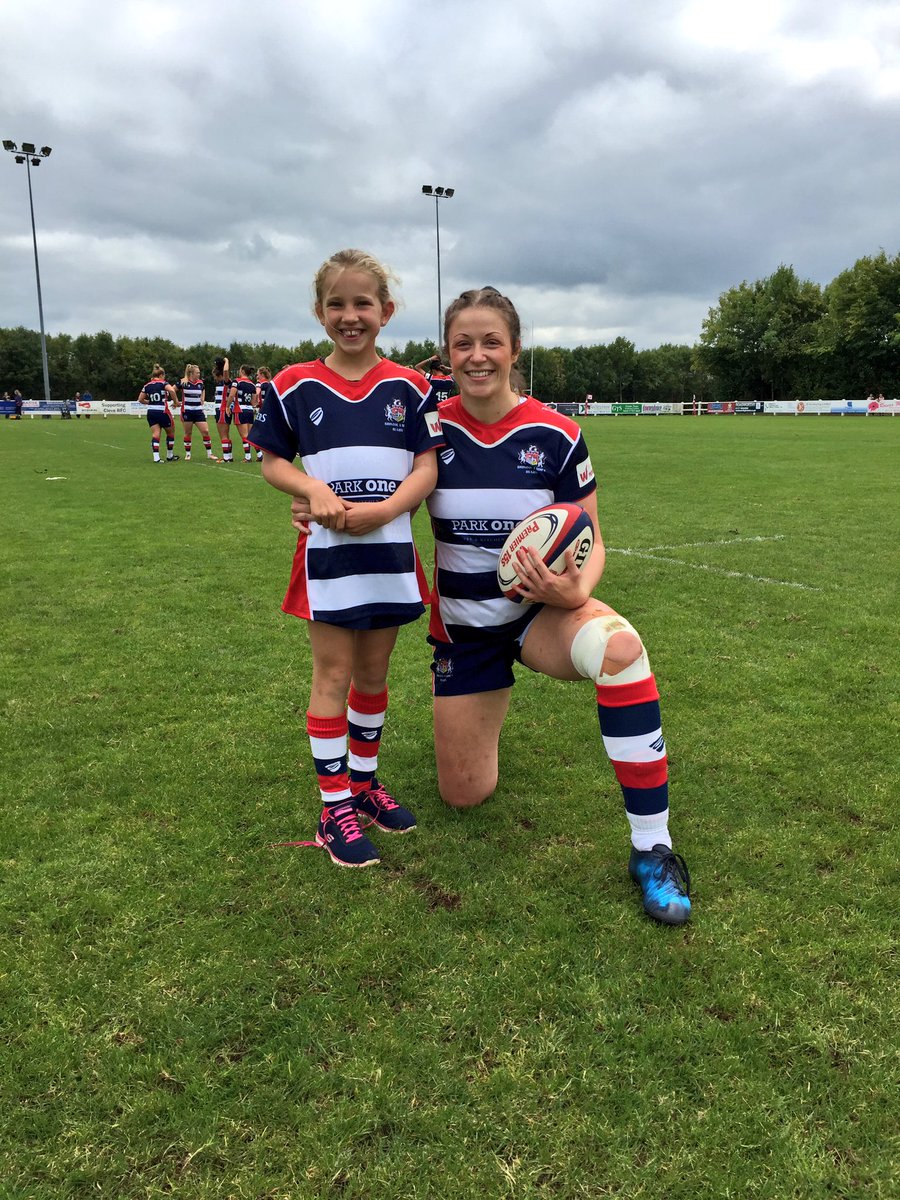 BristolBearsW's tweet photo. 📸 | Last week Grace Beet lead out the #BristolLadies for their @Premier15s season opener with Richmond FC as team mascot! https://t.co/rfxg608piL