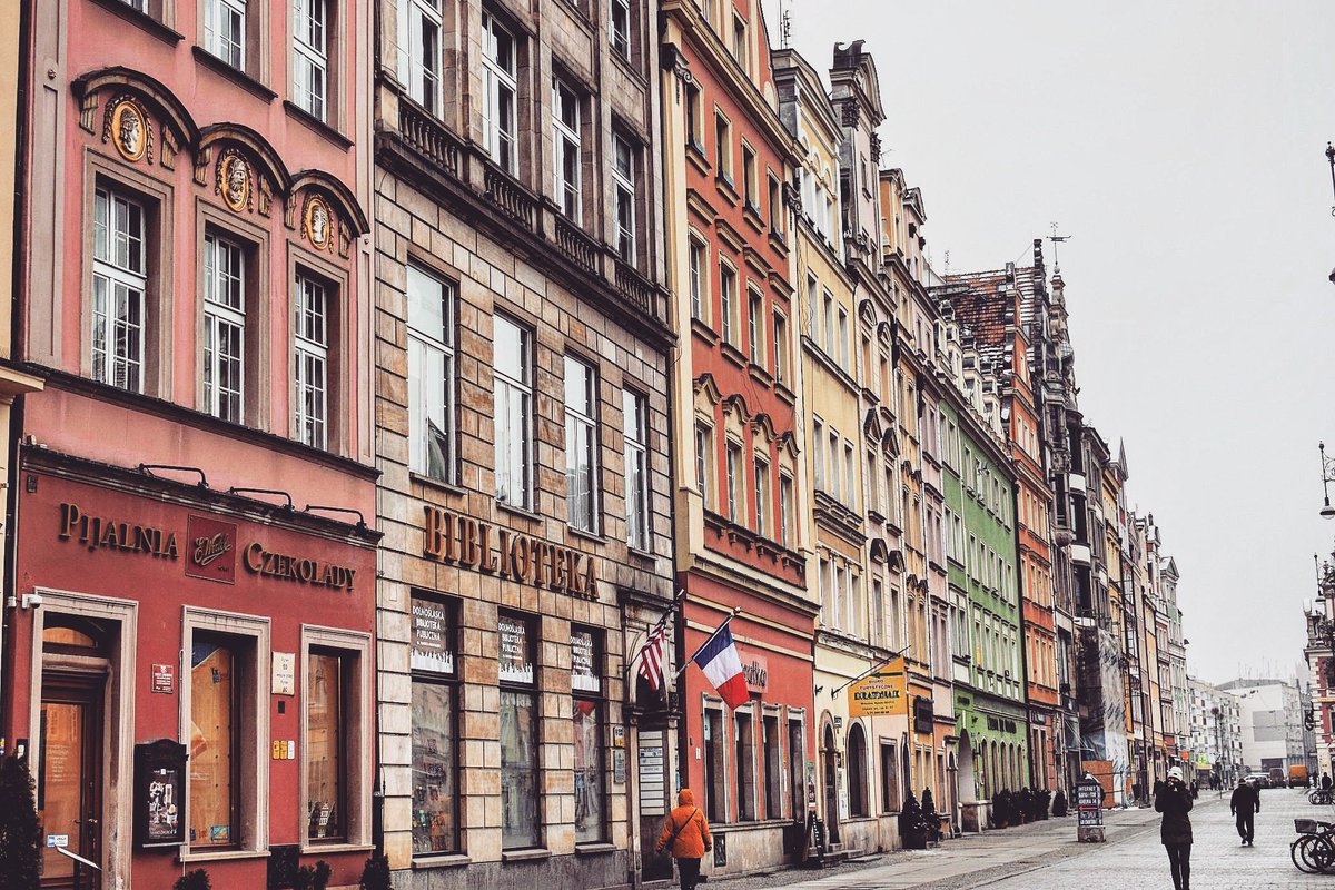 svitforyou's tweet photo. Amazing colorful houses in #Wroclaw, #Poland
/
#travel #travelblog #travelblogger #traveling #exploring 
RT https://t.co/sq7Q76rWCK