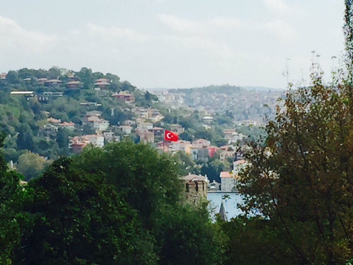 BelleAnnaBee's tweet photo. Heading back from hot and sunny Istanbul to cloudy Glasgow... https://t.co/EcwoHcVYWK
