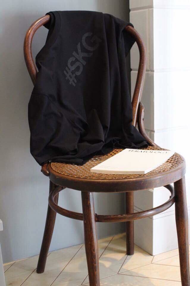 hellofrom_gr's tweet image. Hellofrom SKG!
Hellofrom is the new black!

#hellofrom #allblackcollection #skg #hellofromThessaloniki #experiencestore #giftshop #Greece