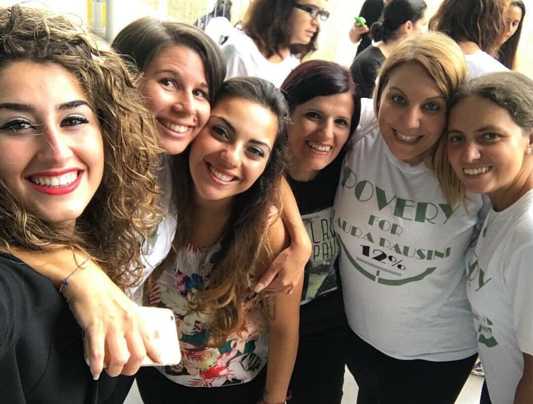 cettina_cetti78's tweet photo. @LauraPausini gli stessi occhi lo stesso cuore ti amiamo intensamente a presto❤️🍀😘 #LPFCParty #rimini #simili #friends #amore https://t.co/pAdIcJkgD3