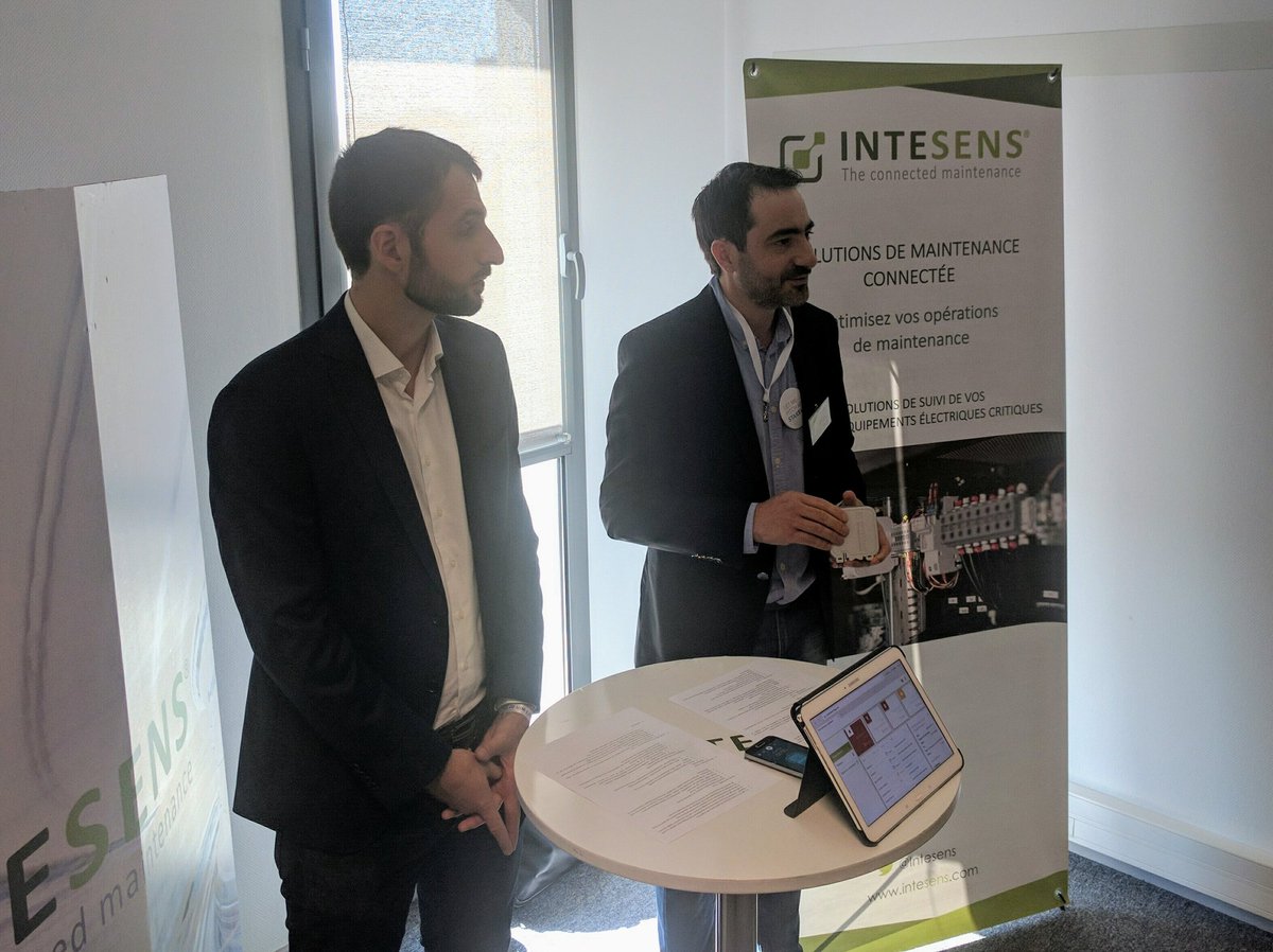 startupvillage's tweet photo. présentation intéressante du concept de "maintenance connectée" par la startup @intesens @IoTValley #ID2017 https://t.co/xaPNaflqZC
