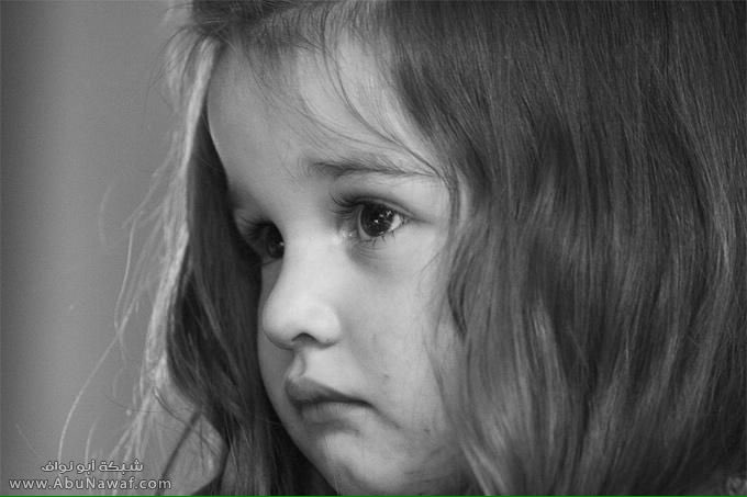 ❞
يا ليتها تبكي لأفهم حزنها
موجوعةٌ بالصبر لا تتكلمُ
:.
لا ترحميني بالتصبِّر واسكبي
دمعاً ؛ فدمعكِ يا حبيبةُ أرحمُ ..!