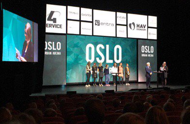 missolitaire's tweet image. Kjenner vibrasjonene fra scenen langt ut i salen ☺️#oua2017 #aspelinrammprisen