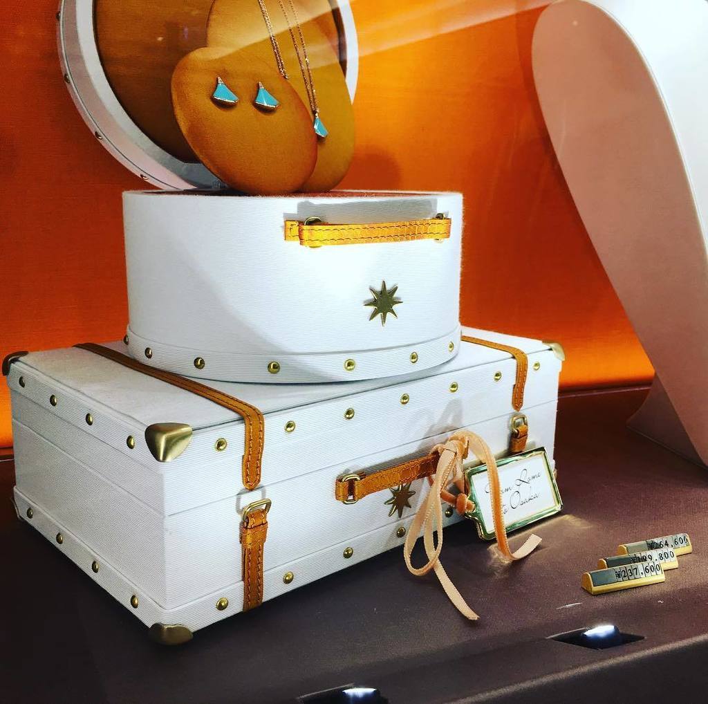 intensive911's tweet image. #bvulgari #shopping #instabrand #instagood #instafashion #instagram #instagramer #instapic #photooftheday #photography #f4f #follow4follow …