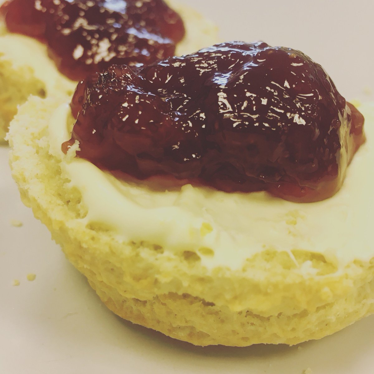 EventExpressLtd's tweet photo. When the days get dark and the air gets cold, we bake! Thank you Rebecca for the gorgeous Thursday pick-me-up! #fastestcakeintheworld #scone https://t.co/9RcdZZbtK4