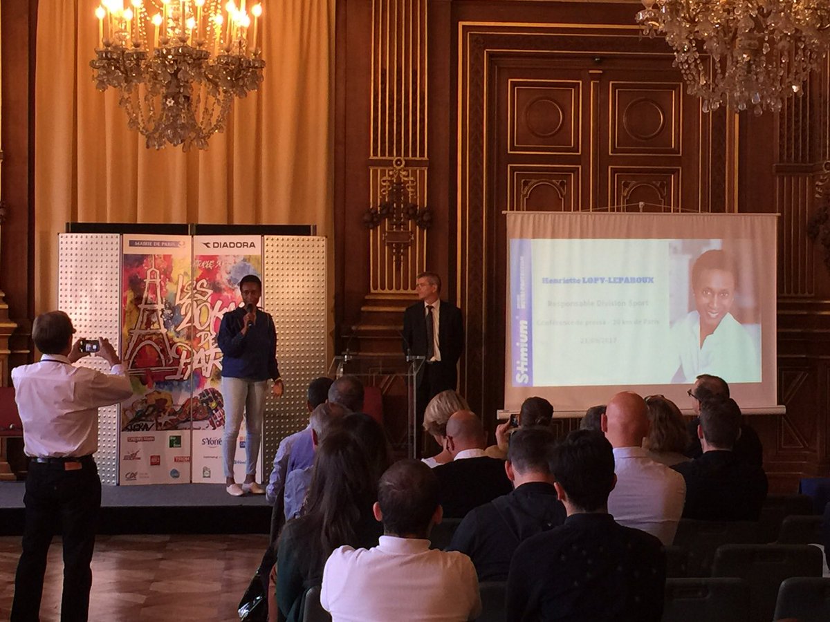 Stimium's tweet photo. @Stimium est en place pour la conférence presse des @20km_Paris 👌😀
#stimium #fierpartenaire https://t.co/z0Zl7c21n5