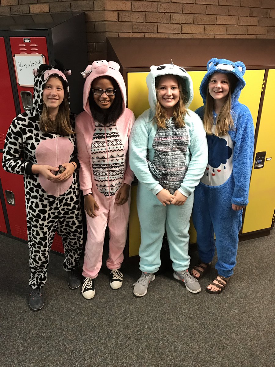 Mr_AckermanSL's tweet photo. Homecoming week! Jumanji: dress like an animal is today. Great job 7th graders! https://t.co/8R4sTJtAad