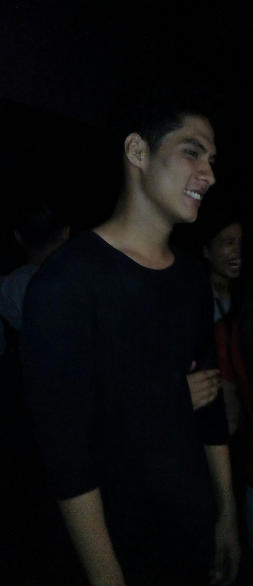 SHRXMRCLS's tweet photo. Yung nag loko yung phone ko buti may nakalusot na picture mo HAHAHA😂
Anyeoung Oppa @kuyamarcoo 😍 https://t.co/NOoSmpzGHO