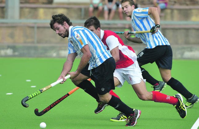 El (13.00), partidazo en la DHA de hockey hierba. EN DIRECTO sigue el duelo entre el <a href="/CdCDivdeHonorA/">CdC DHA</a> y el <a href="/clubegara/">Club Egara</a> goo.gl/ysphNG