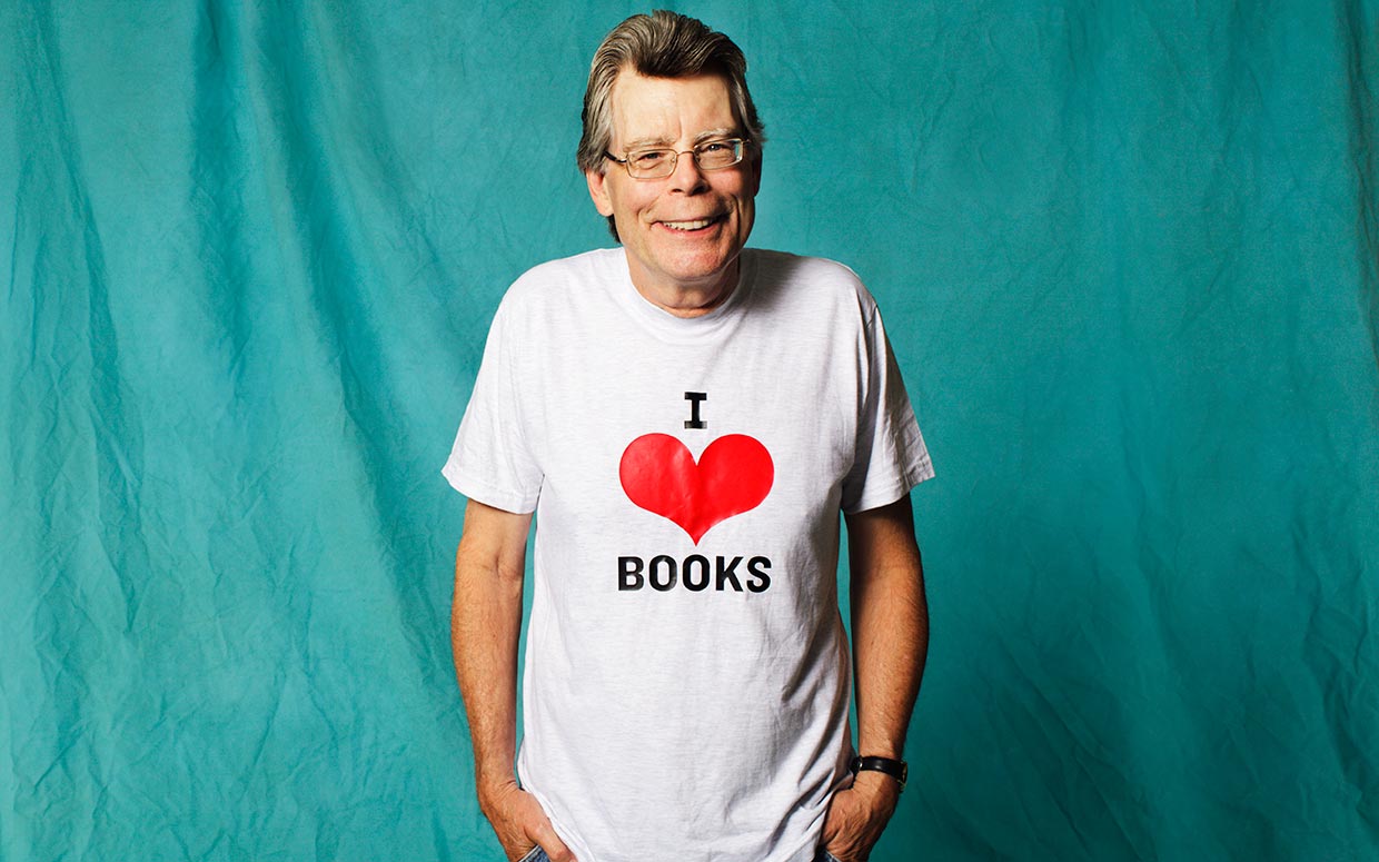 A huge happy birthday to the iconic Stephen King, who turns 70 today. Many happy returns, sir! 