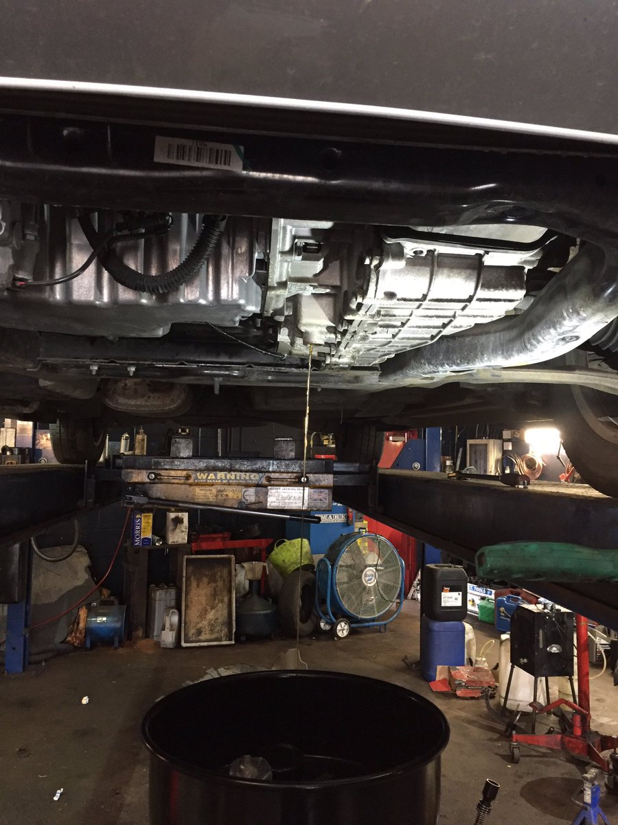 fosterandsims's tweet photo. VW Transporter #DSG oil change #genuineparts  #Lincoln #specialists #preventivemaintenance #VW #garage https://t.co/G6limy1rAU