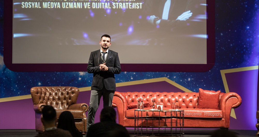 .<a href="/AlaattinCAGIL/">Alaattin Çağıl</a>’ın ”Sosyal Medya ile Dijital Pazarlama” Kitabı Çıktı.

pazarlamaturkiye.com/kitap-tanitimi…