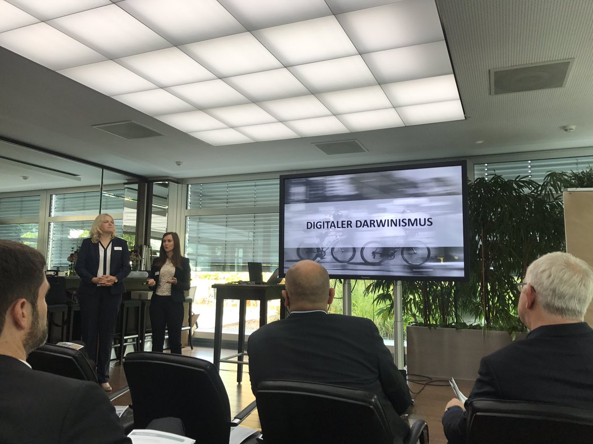 51bby's tweet photo. "Wir kennen alle das Zielbild der #Digitalisierung nicht. Daher gibt es keine Alternative zum schrittweisen Ausloten." @tb_itmc #alternus https://t.co/8omk8B9j9j
