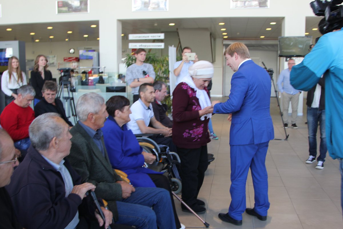 FSS_RT's tweet image. Инвалидам, пострадавшим на производстве, вручили автомобили. 
fss.tatarstan.ru/rus/index.htm/…