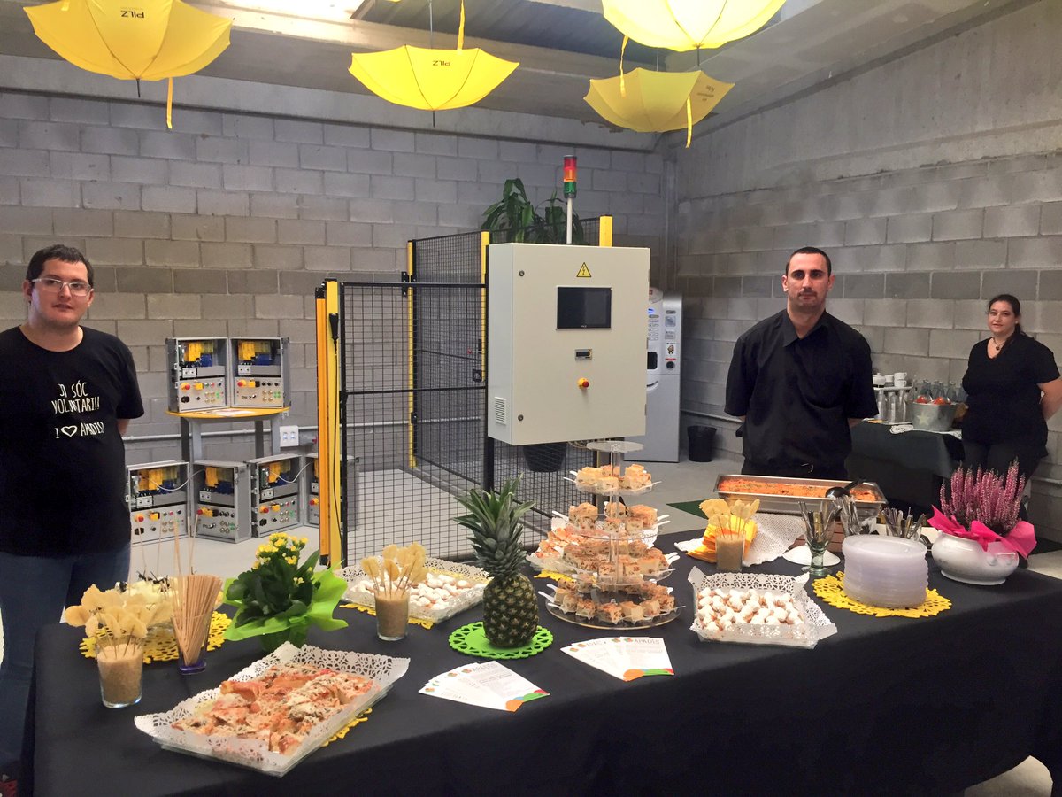 Pilz (@pilz_es_pt) on Twitter photo Para acabar la jornada #SafetyRail, <a href="/fundacioapadis/">Fundació Associació</a> nos ha preparado un magnífico #networkinglunch procedente de <a href="/GatoVerdeAPADIS/">El Gato Verde</a> #RailPilz Para acabar la jornada #SafetyRail, <a href="/fundacioapadis/">Fundació Associació</a> nos ha preparado un magnífico #networkinglunch procedente de <a href="/GatoVerdeAPADIS/">El Gato Verde</a> #RailPilz