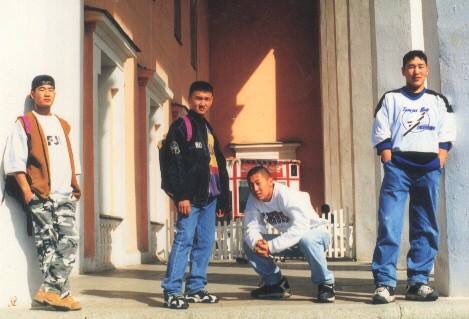 fashion бол одоо ч гэсэн хуучрахгүй тээмаа? 😂😂😂 96 он