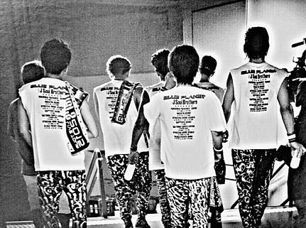 3jsb_gene030612's tweet photo. 三代目のデビュー日11月10日までに『1110RTと1110いいね』集めてみようと思います🙏

協力お願いします🙇💕

#三代目JSB好きな人RT #拡散希望 #1110 https://t.co/Fiiq4hH1Lm