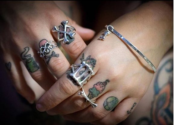 bloodymarymetal's tweet photo. H a n d M o d e l ⚔ LOVE this shot by @hazylearnsphotography of an ever growing #BmmCollection on @stubbornfilly … https://t.co/qXQXdo2qgM https://t.co/jBGjTUNn05