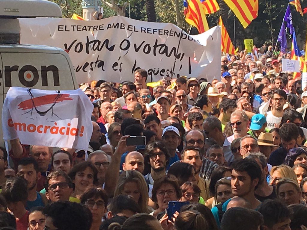 omnium's tweet photo. 🔴@jcuixart: "Volíem votar com Escòcia i l'Estat ha reaccionat com Turquia. Estem forts com un roure, ens queden 10 dies: votarem!" https://t.co/qVBhL1URni