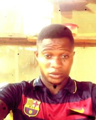 EdisonVipe's tweet image. U are pretending to love her abi