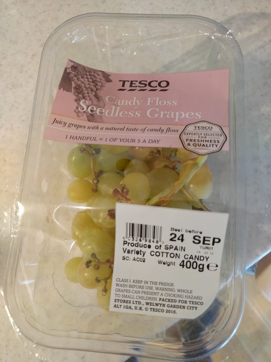 pauldshaw's tweet photo. These #grapes are really good. Given the 2 year old seal of approval from my daughter too! #fancyfruits https://t.co/35BD9JQ1AD